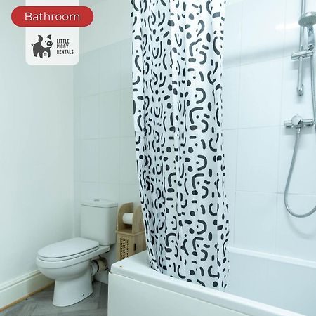 2 Bedroom Apartment By Littlepiggyrentals Short Lets & Serviced Accommodation Leicester With Wi-Fi, Free Parking & Outdoor Area Exterior foto