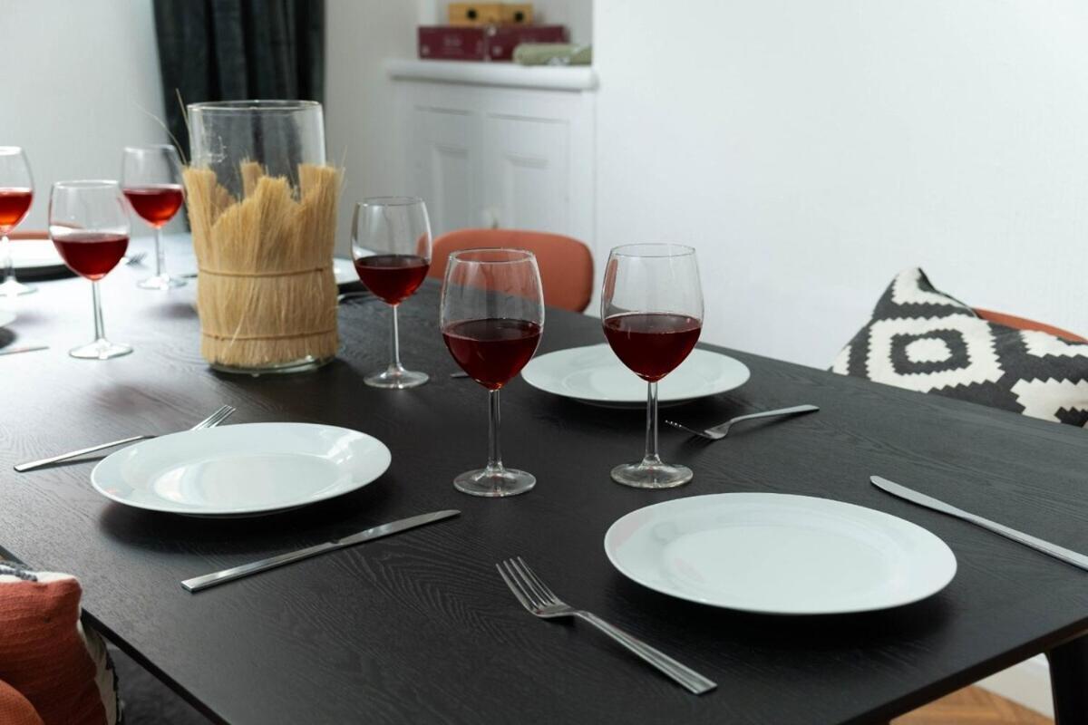 2 Bedroom Apartment By Littlepiggyrentals Short Lets & Serviced Accommodation Leicester With Wi-Fi, Free Parking & Outdoor Area Exterior foto